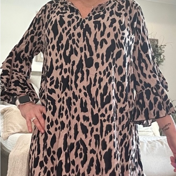 Umgee Dresses & Skirts - Cute loose fitting tunic dress.